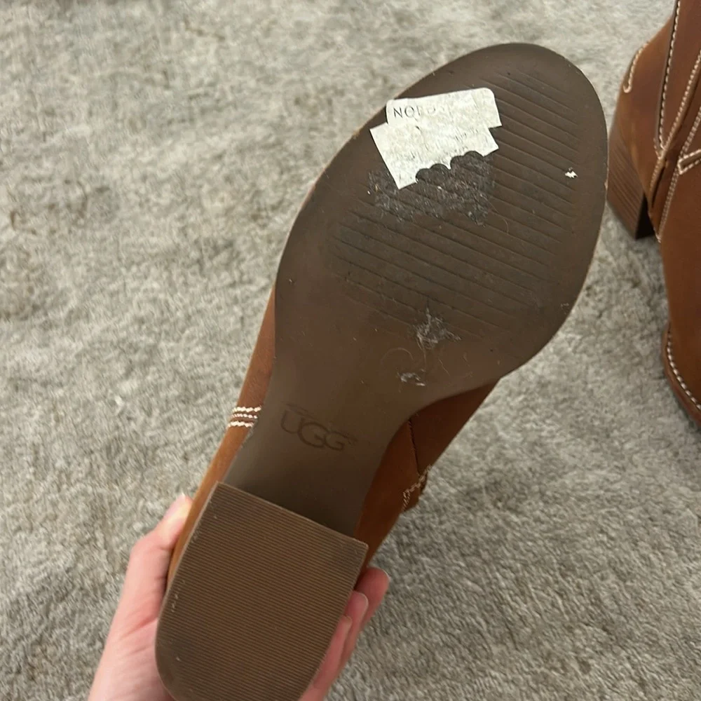 UGG Annie Leather Booties size 7.5
